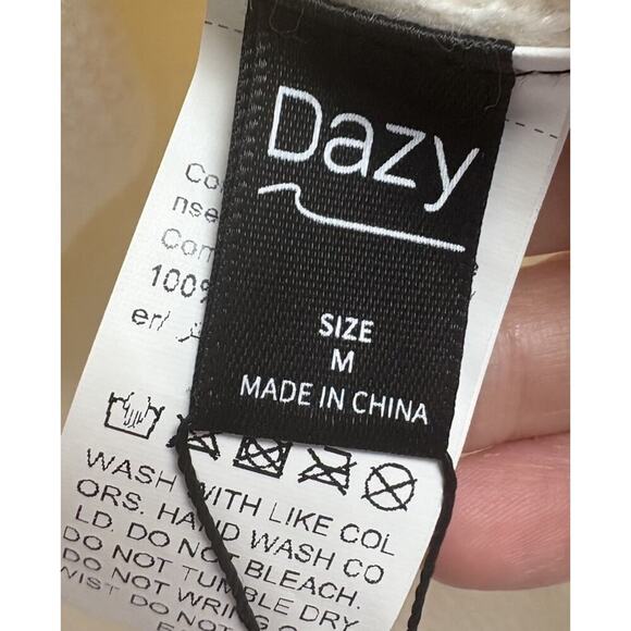 Dazy Women's Turtleneck Sweater Size M Cream White Pullover Drop Shoulder NWT - Picture 5 of 6